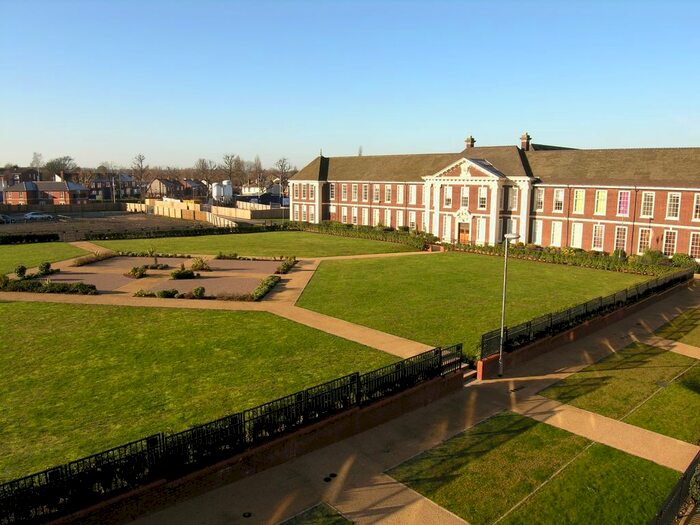 2 Bedroom Flat To Rent In Lowbridge Walk, Claremont, Bilston, WV14