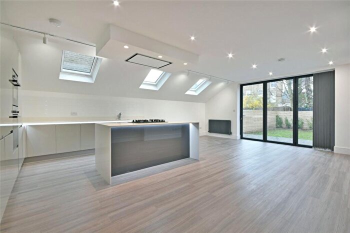 2 Bedroom Flat To Rent In Buckley Road, Kilburn, NW6