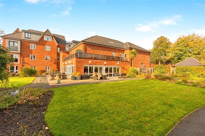 1 Bedroom Apartment For Sale In Crofts Bank Road, Urmston, Manchester, M41