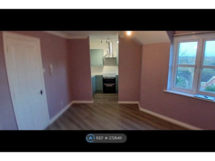 2 Bedroom Flat To Rent In Hamilton Court, Witham, CM8