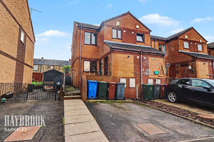 2 Bedroom End Of Terrace House For Sale In Woodroyd Close, Carlton, S71