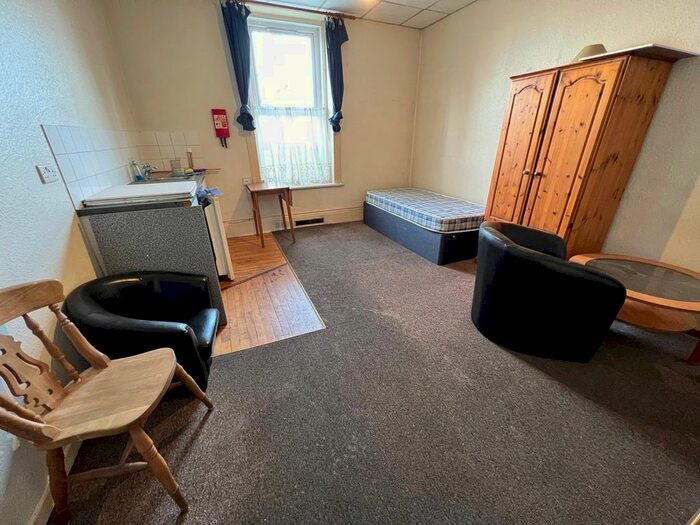 1 Bedroom Studio To Rent In Holdenhurst Road, Bournemouth, BH8