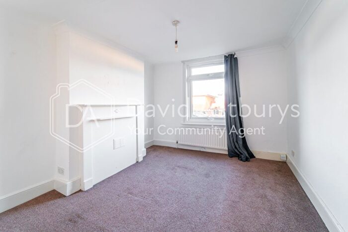 2 Bedroom Flat To Rent In Highbury, London, N4