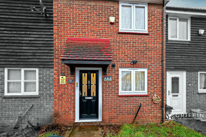 2 Bedroom Terraced House For Sale In Palatine Park, Laindon, Basildon, SS15