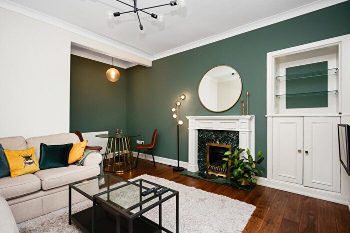 1 Bedroom Flat To Rent In Bridge Road, Colinton, Edinburgh, EH13