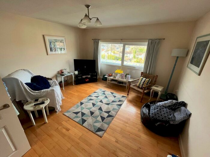 2 Bedroom Apartment To Rent In Carlyon Bay, PL25