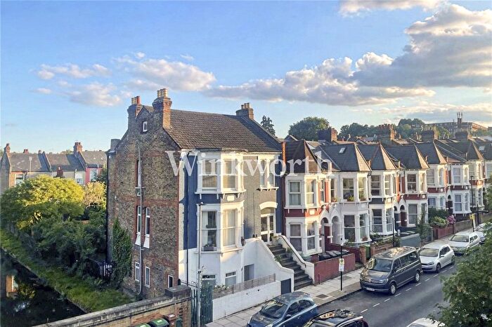 1 Bedroom Studio For Sale In Pemberton Road, Harringay Ladder, N4