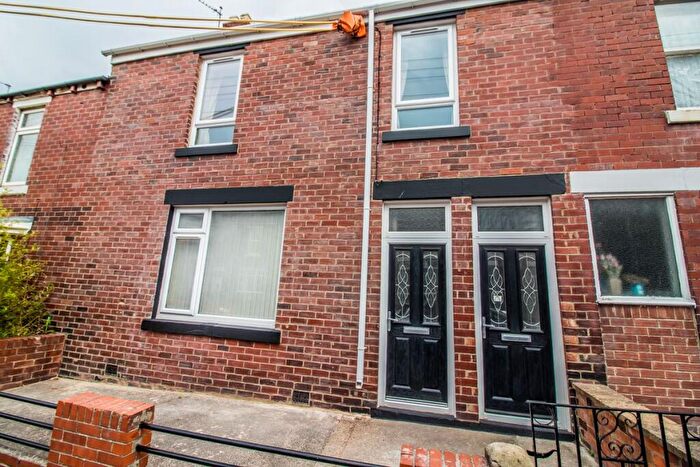 2 Bedroom Flat To Rent In Derwent Terrace, Columbia, Washington, Tyne And Wear, NE38