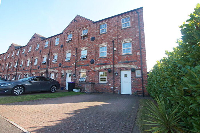 4 Bedroom Town House To Rent In Hambleton Avenue, North Hykeham, LN6