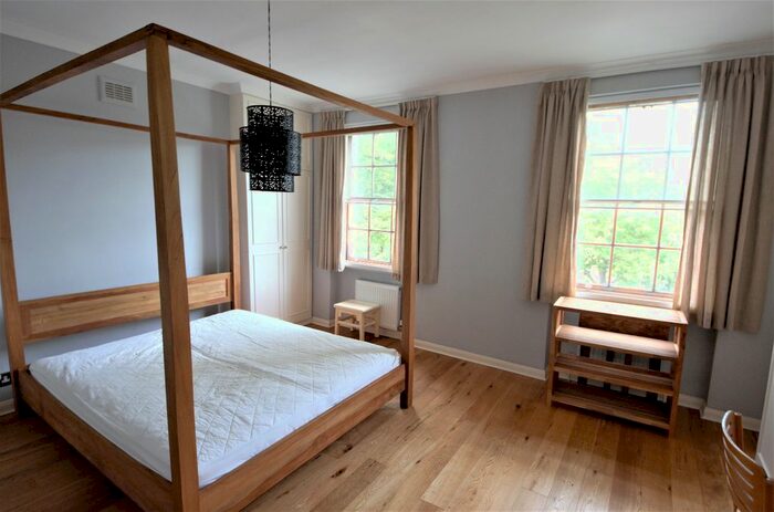 3 Bedroom Maisonette To Rent In Caledonian Road, Islington, N1