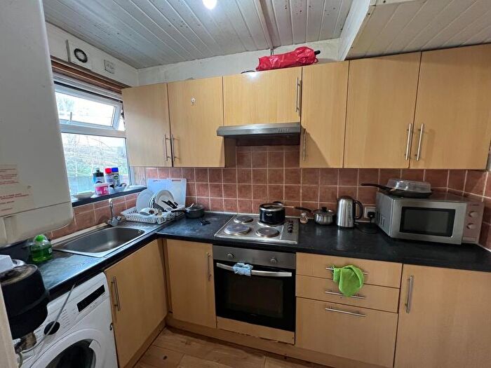 4 Bedroom Terraced House To Rent In Kelso Gardens, Hyde Park, Leeds, LS2