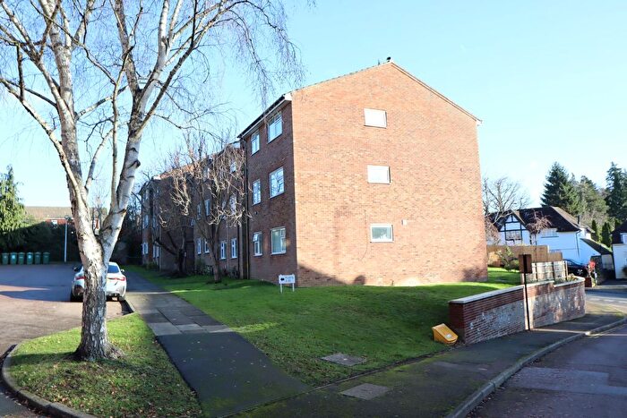 2 Bedroom Flat To Rent In Crabtree Lane, Harpenden, AL5