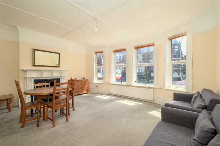 4 Bedroom Apartment To Rent In Ballards Lane, Finchley, London, N3