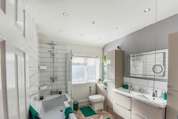 3 Bedroom Terraced House For Sale In Hartfield Crescent, Birmingham, B27
