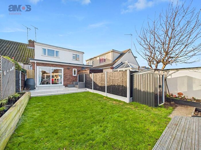 3 Bedroom Maisonette For Sale In Ashingdon Road, Rochford, Essex, SS4