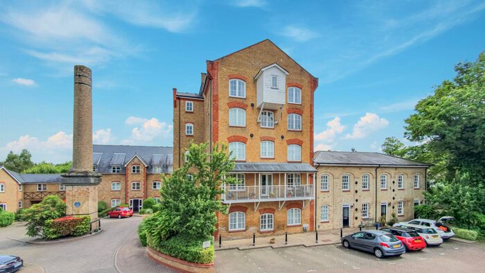 2 Bedroom Flat To Rent In Sele Mill, North Road, Hertford, SG14