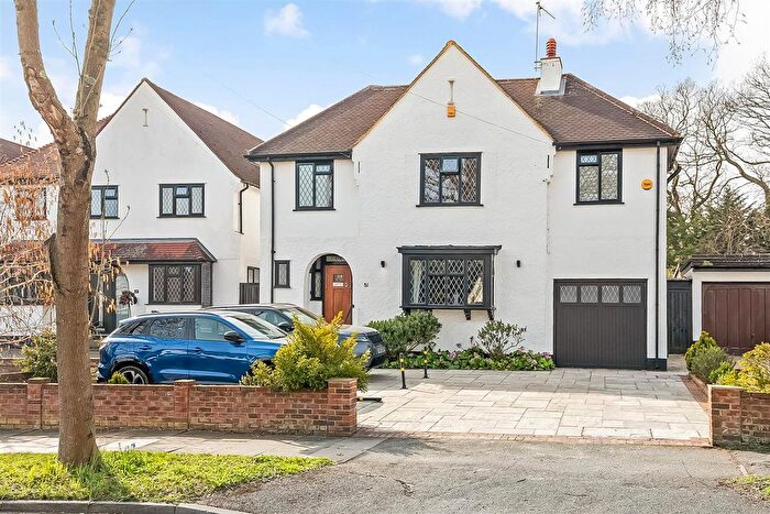 5 Bedroom Detached House For Sale In Lynwood Grove, Orpington, BR6