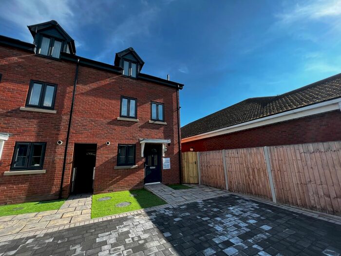 3 Bedroom End Of Terrace House To Rent In Poplar Road, Bilston, Wolverhampton, WV14