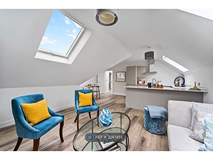 2 Bedroom Flat To Rent In Church Road, Paddock Wood, Tonbridge, TN12