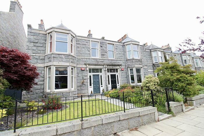 4 Bedroom Terraced House To Rent In Gray Street, Aberdeen, AB10