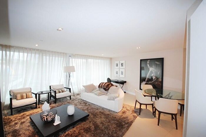 2 Bedroom Apartment To Rent In Bezier Apartments, City Road, Old Street, Shoreditch, London, EC1Y