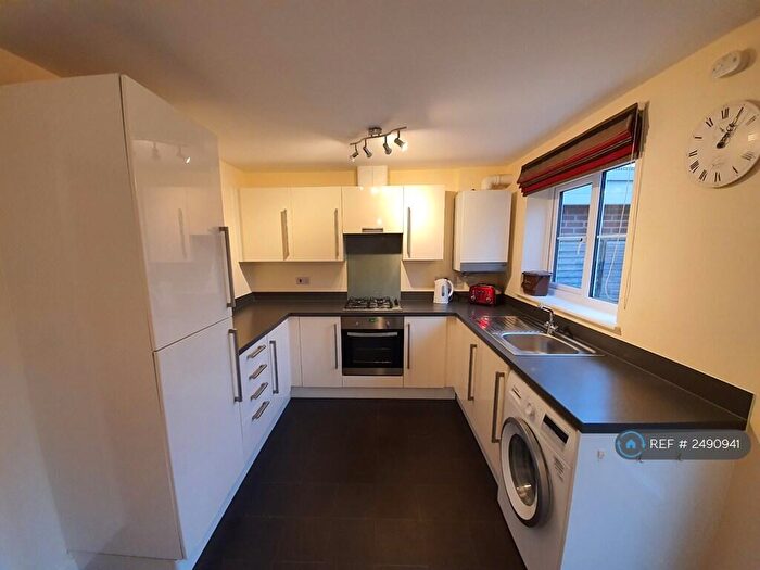 3 Bedroom Terraced House To Rent In Waterer Way, Shepton Mallet, BA4