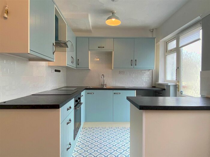 3 Bedroom Semi-Detached House To Rent In Ael-Y-Bryn Road, Fforestfach, Swansea, SA5