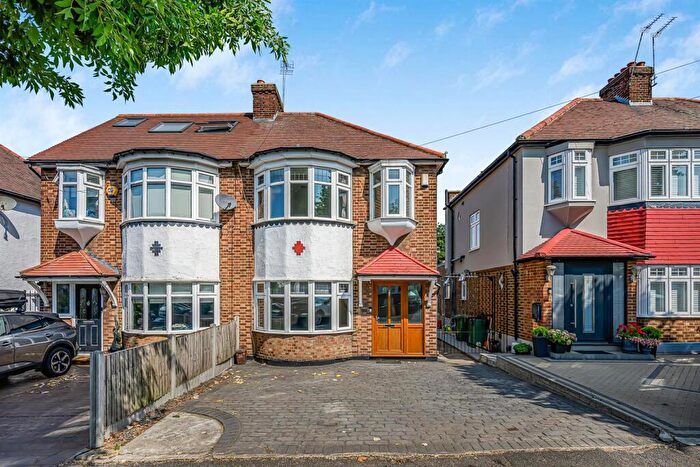 3 Bedroom Semi Detached House For Sale In Brindwood Road, Chingford, E4