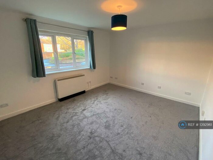 1 Bedroom Flat To Rent In Tullis Street, Glasgow, G40