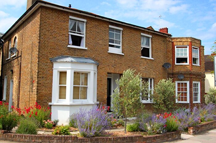 1 Bedroom Flat To Rent In Springfield Road, Kingston Upon Thames, KT1