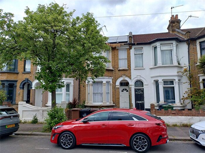 3 Bedroom Terraced House To Rent In Sunnyside Road, London, E10