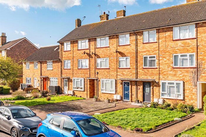 1 Bedroom Flat For Sale In Windsor Drive, Hertford, SG14