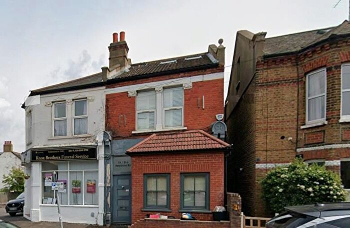 3 Bedroom Flat To Rent In Haydons Road, Wimbledon, London, SW19