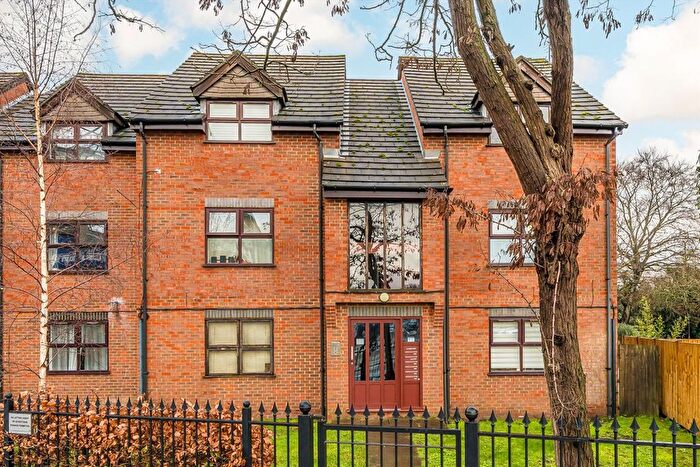 1 Bedroom Flat For Sale In Rugby Road, Twickenham, TW1