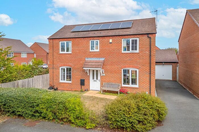 4 Bedroom Detached House For Sale In Russet Way, Bidford-On-Avon, B50