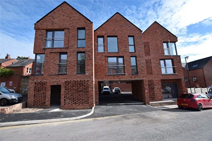 2 Bedroom Flat To Rent In The Hawthorns, Well Lane, Chapel Allerton, Leeds, LS7