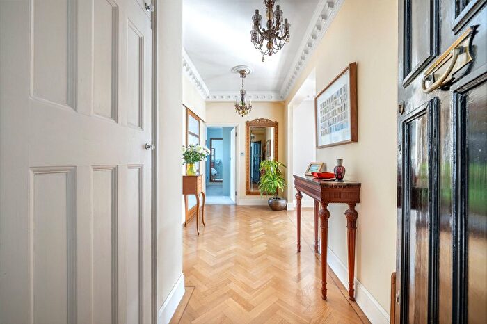 2 Bedroom Flat For Sale In Clifton Court, Northwick Terrace, St John's Wood, London, NW8