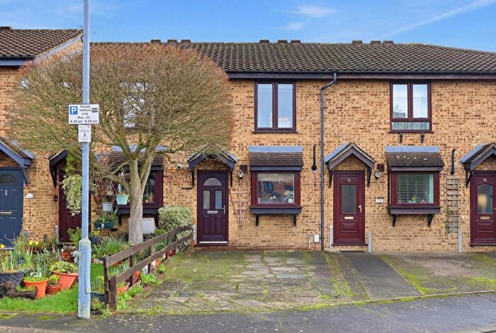 2 Bedroom Property For Sale In Greenstone Mews, Wanstead, E11