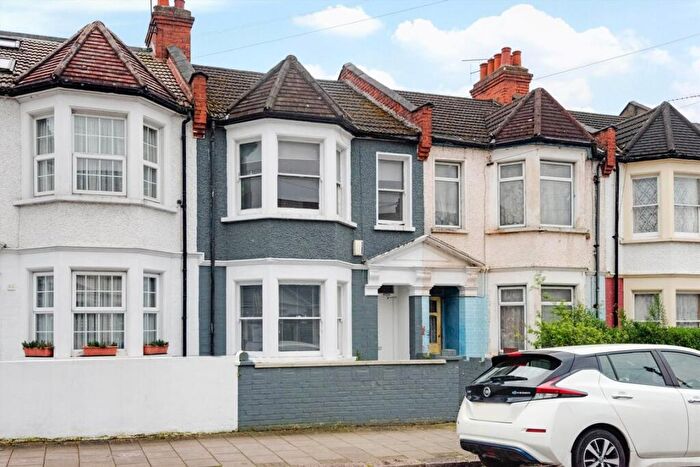 5 Bedroom House For Sale In Ambleside Road, Willesden, NW10