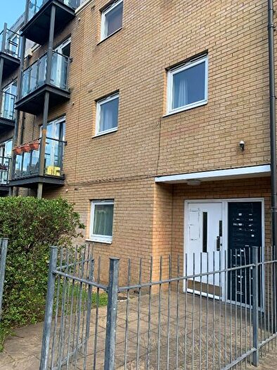2 Bedroom Flat To Rent In High Road Leytonstone, E11
