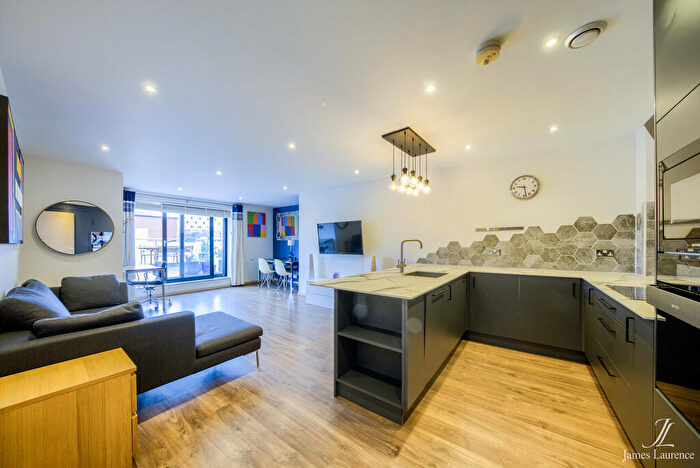 2 Bedroom Apartment To Rent In St Pauls Place, St. Pauls Square, Jewellery Quarter, B3