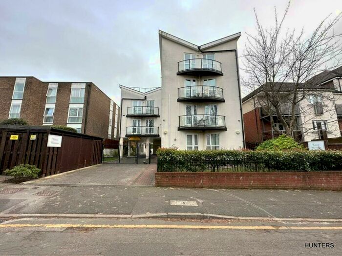 2 Bedroom Flat To Rent In Eaton Road, Sutton, SM2