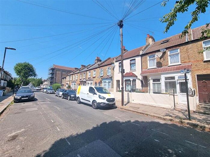 1 Bedroom Flat To Rent In Stock Street, Plaistow, E13