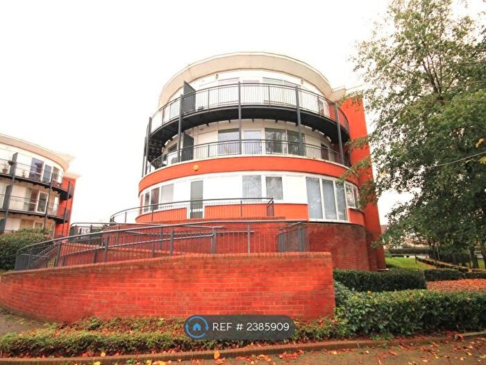 1 Bedroom Flat To Rent In Monarch Way, Ilford, IG2