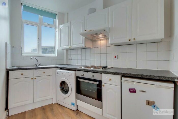 2 Bedroom Flat To Rent In Balham High Road, London, SW12