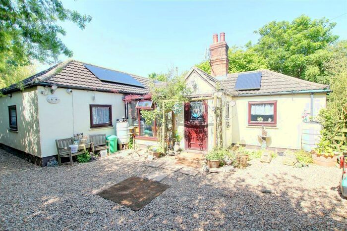 4 Bedroom Detached Bungalow For Sale In Main Road, Saltfleet, Louth, LN11