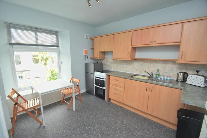 2 Bedroom Flat To Rent In Clifton Terrace, Falmouth, TR11