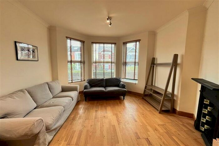 2 Bedroom Flat To Rent In Holland Road, Kensal Rise, NW10