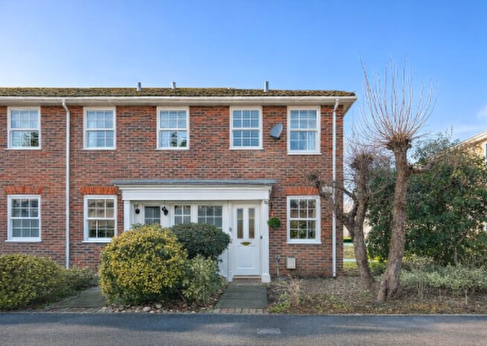 2 Bedroom End Of Terrace House To Rent In Wargrave, Reading, Berkshire, RG10