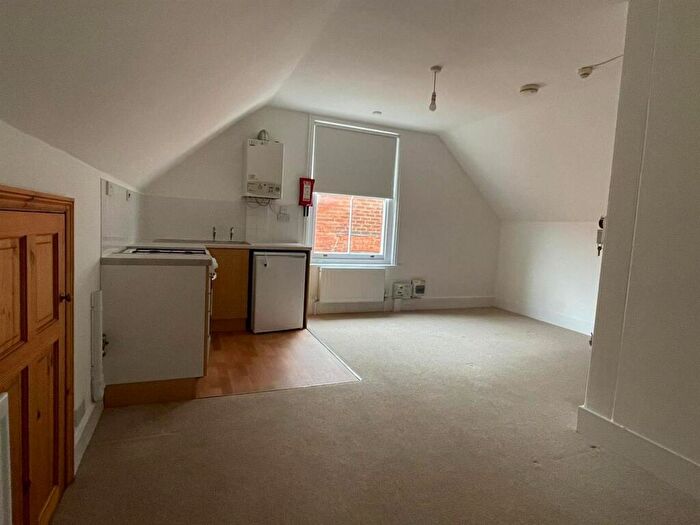 Studio To Rent In Clarendon Road, Southsea, PO5